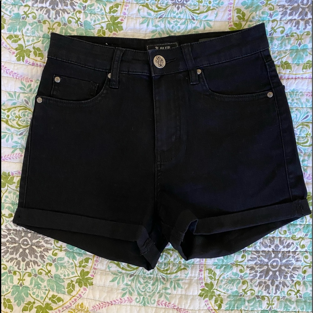 STS Blue  shorts - size 5 black